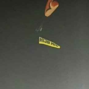 Insólito: sobrevoló el Coloso del Parque y tiró papelitos para cargar a Newell's