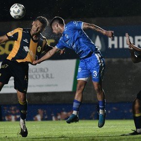 Atlanta-Gimnasia y Tiro: polémico gol anulado y empate agónico