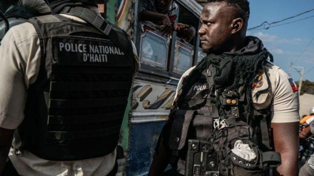 dos policías de haití