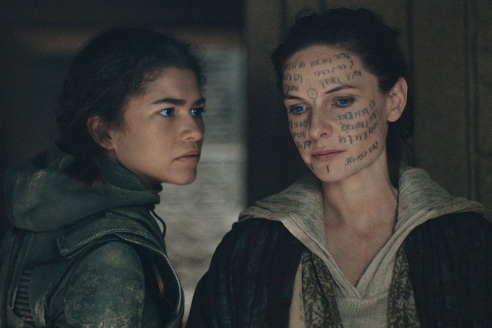 Lady Jessica y Chani hablan en Dune: Parte Dos.