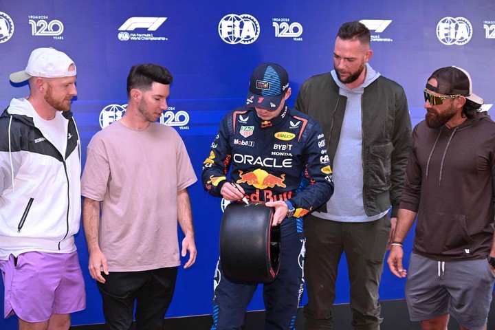 Max sumó una nueva rueda a su colección. (AFP)