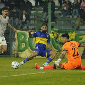 Un flojo Boca rescató un empate ante Defensa en el debut de sus refuerzos