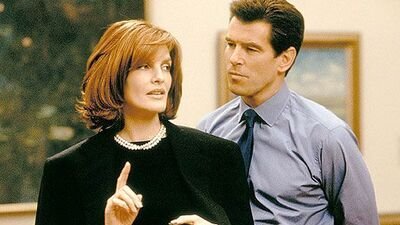 Pierce Brosnan y Rene Russo en El caso Thomas Crown.