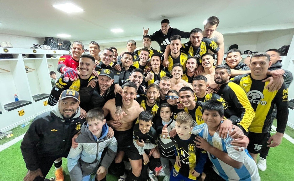 El plantel de Deportivo Madryn, ilusionado con el ascenso a Primera