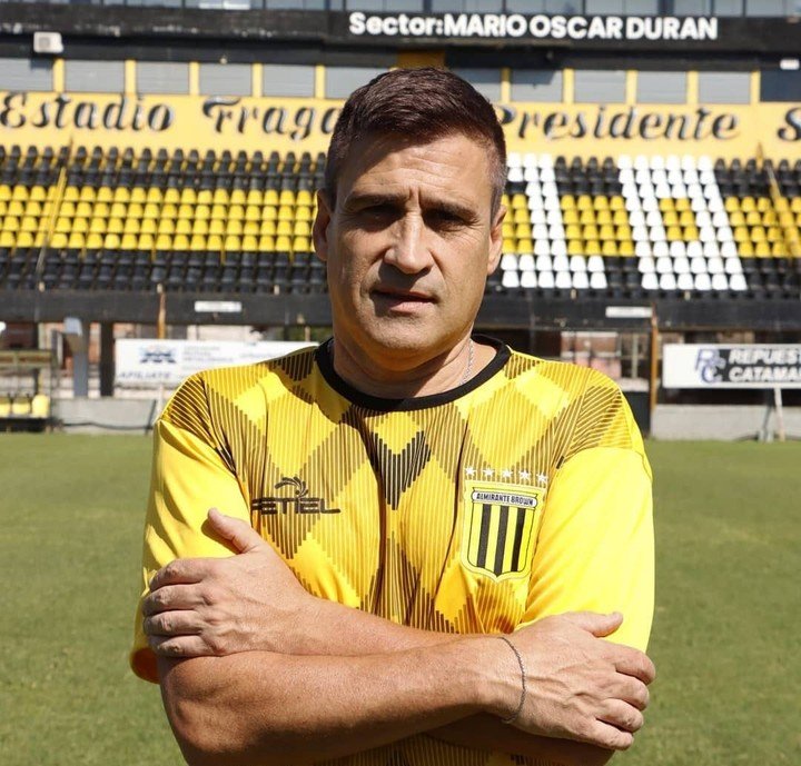 Nardozza pasó por Almirante Brown en 2021/22