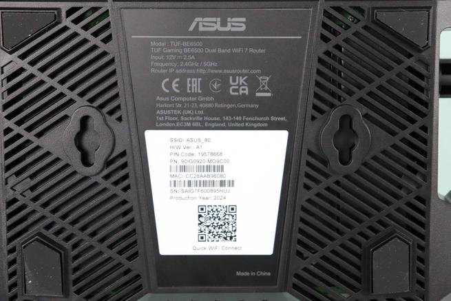 Pegatina del router Wi-Fi 7 ASUS TUF-BE6500 en detalle