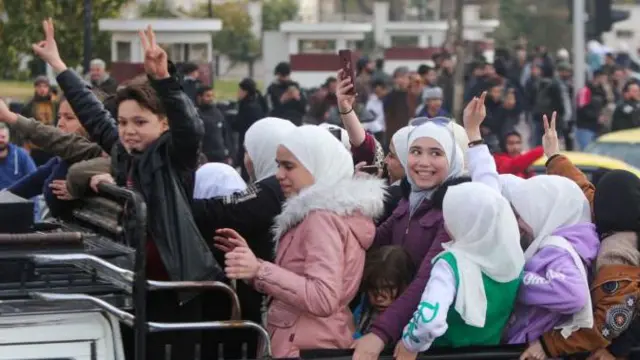 Celebraciones en Damasco tras la caída de Al Assad.