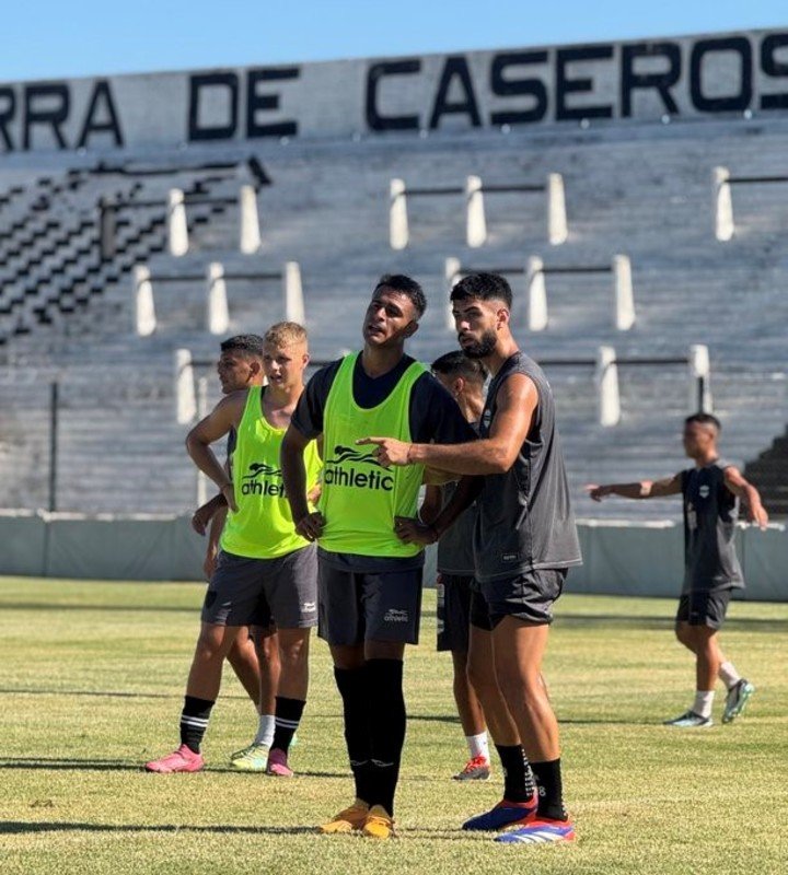 Estudiantes empató con Riestra (Prensa Oficial)