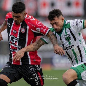 Chacarita fue más pero no pudo con Chicago en el clásico