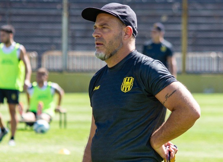 Lotito en su paso por Olimpo. ¿Llegará? (Prensa Olimpo).