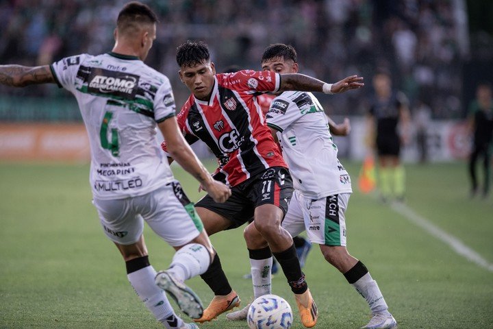 El último partido fue empate 1-1 en Mataderos (Foto: Matias Princ)