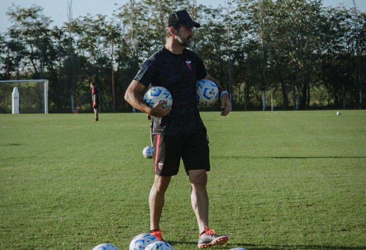 Andrés Yllana, en la cuerda floja. (Prensa Colón).