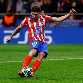 Denuncia penal a la UEFA por el penal anulado a Julián Álvarez