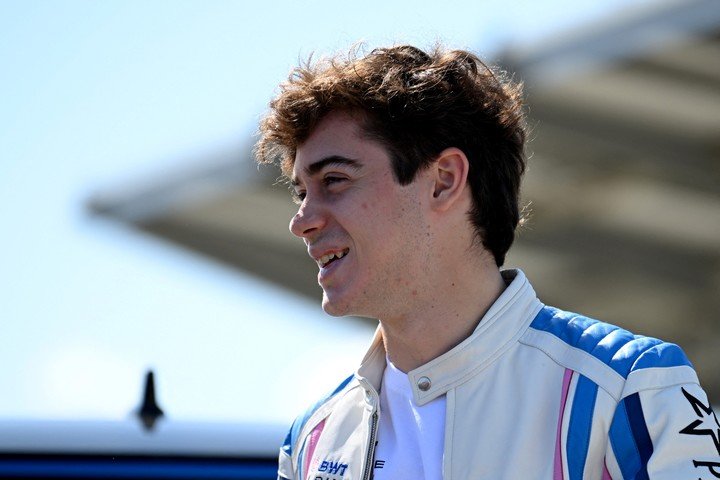 Colapinto con el nuevo traje de carreras de Alpine especial para Silverstone.
(REUTERS/Jaimi Joy)