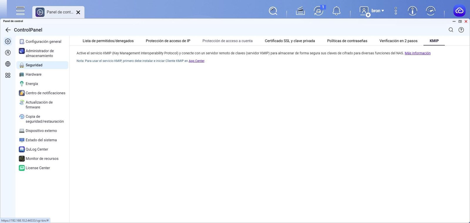 Interfaz de configuración del servidor KMIP en QuTS hero h5.3.0, mostrando campos para dirección del servidor, puerto y certificados SSL.