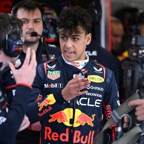 Quién es Arvid Lindblad, el prometedor piloto de 17 años que reemplazó a Tsunoda en la primera práctica del GP de Gran Bretaña