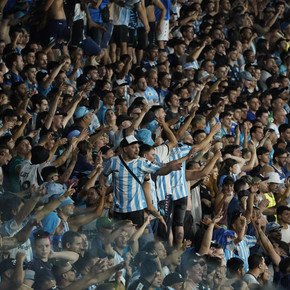 El cantito de la gente de Racing en contra de Salas y un claro guiño de Costas