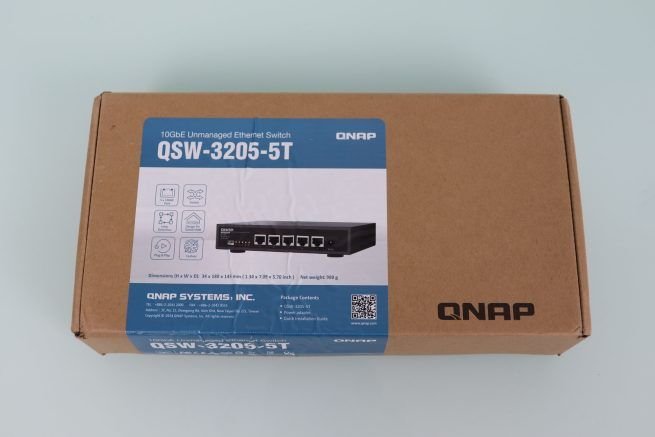 Frontal de la caja del switch no gestionable QNAP QSW-3205-5T