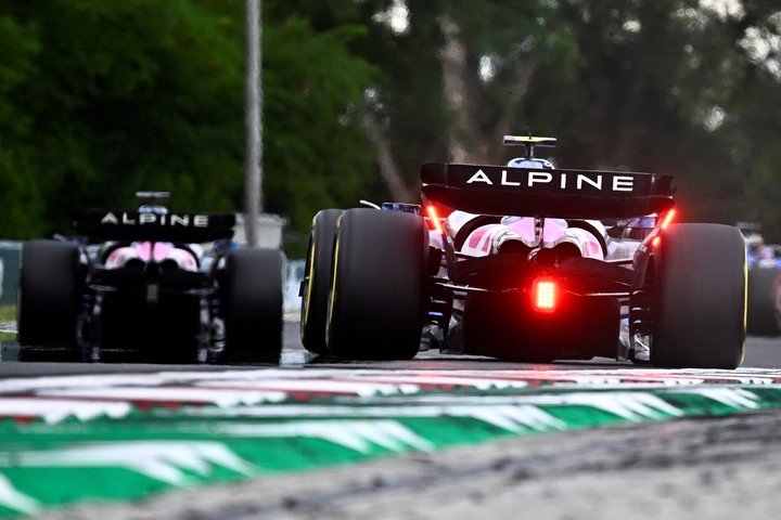 Franco Colapinto y Pierre Gasly cerraron la grilla con un 18° y 19° puesto, respectivamente. (EFE/EPA/Boglarka Bodnar)