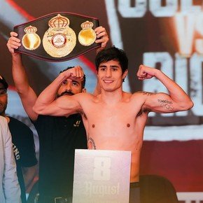 Quién es Mirco Cuello, el 43º argentino en ser campeón mundial de boxeo