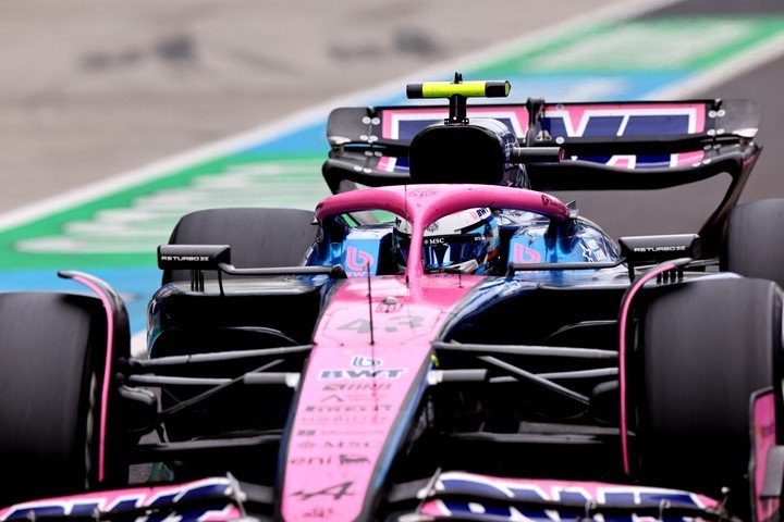 Colapinto también sufrió con el rendimiento del Alpine en Hungría.
(EFE/EPA/ANNA SZILAGYI / POOL)