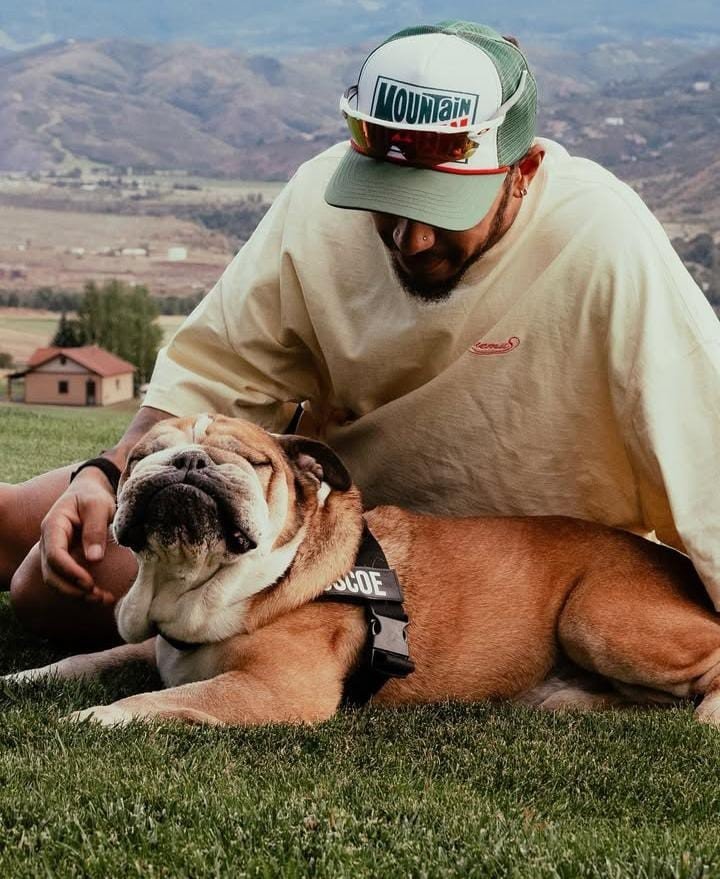 La foto con la que Hamilton se despidió de su Roscoe. (Foto: @lewishamilton)