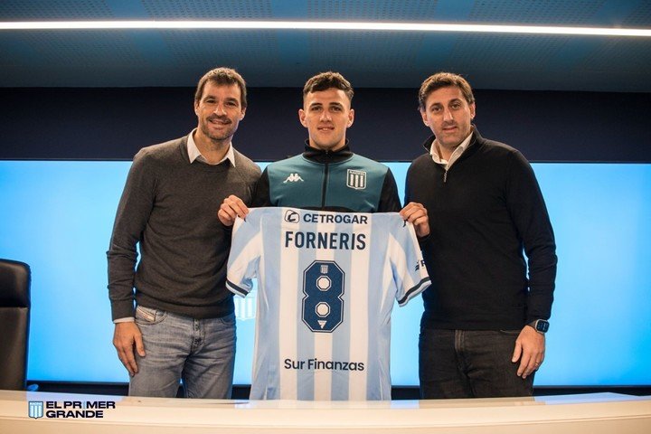 La presentación de Forneris en la Academia.