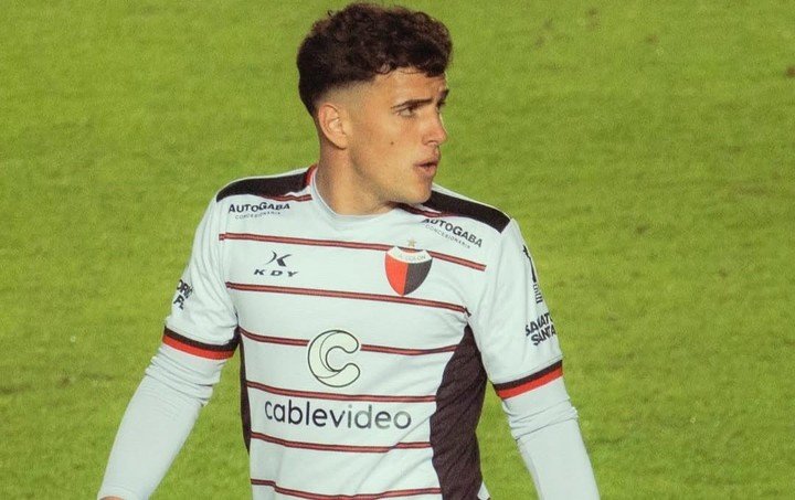 Alan Forneris, una de las joyas de Colón.