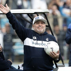 Se cumplen seis años de la presentación de Maradona como entrenador de Gimnasia