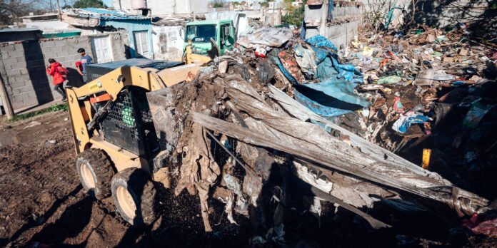 En agosto, la Unidad de Riesgo Sanitario municipal extrajo 612 toneladas de residuos en terrenos privados