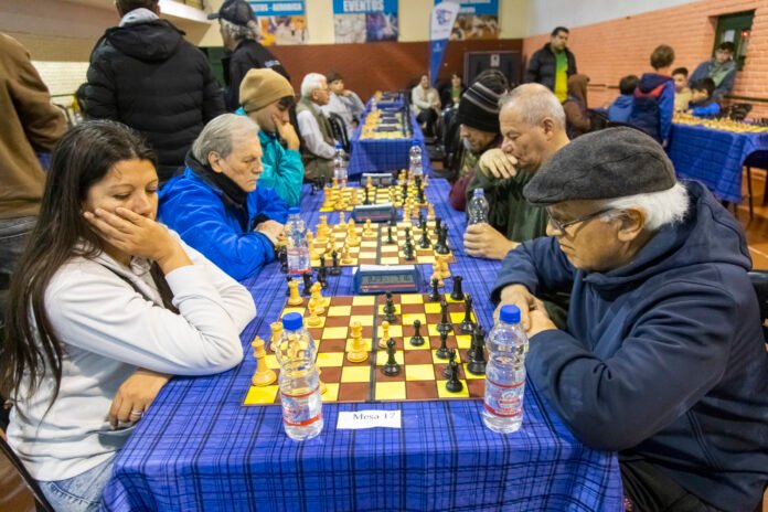 Más de 60 competidores participaron de la primera fecha de la Liga Municipal de Ajedrez 2025