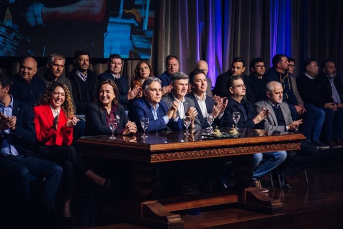 Passerini acompañó a Llaryora en el lanzamiento de una nueva edición del programa Empleo +26