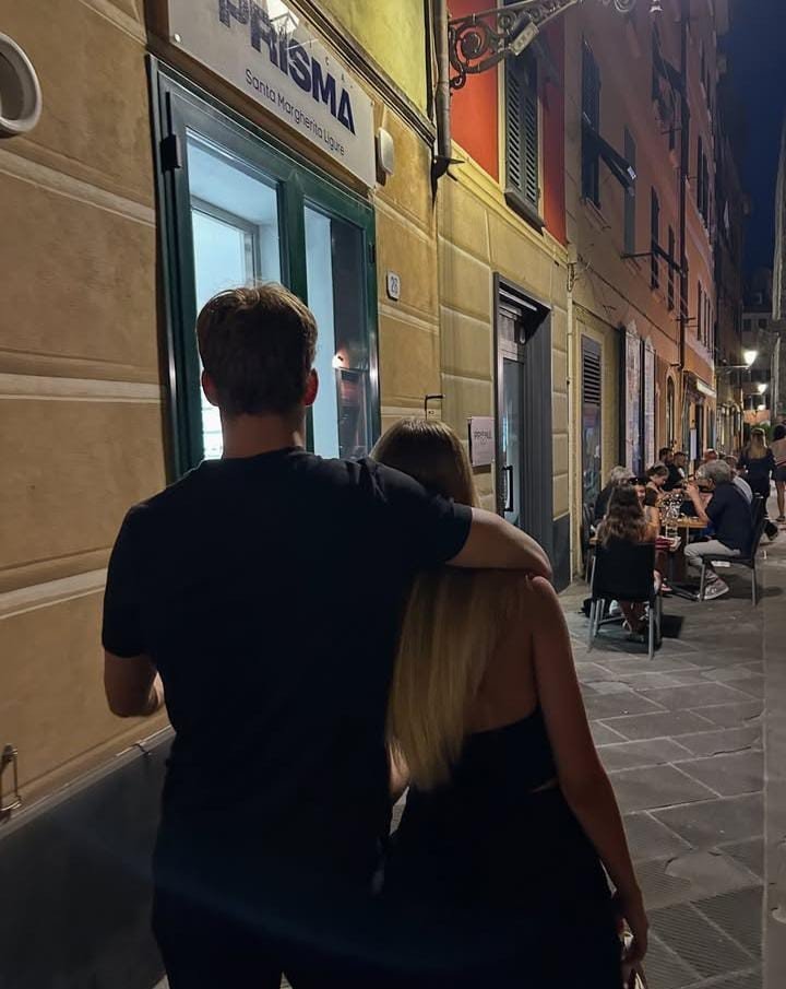 El estonio con su novia en Italia. (Foto: @irismurumets)