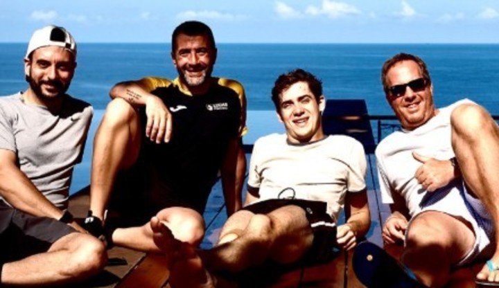Franco Colapinto al sol.