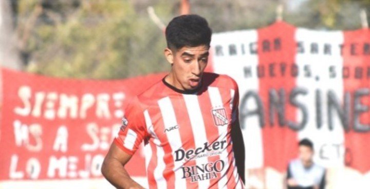 Recalde defendiendo los colores de Sansisena.