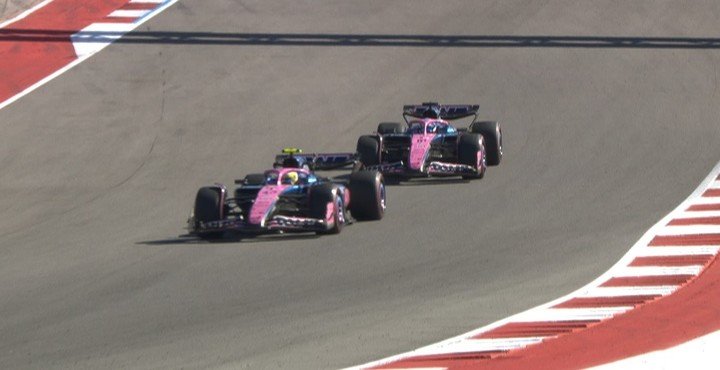 Franco Colapinto cuando pasó a Pierre Gasly en el final del GP de Estados Unidos. (@F1)