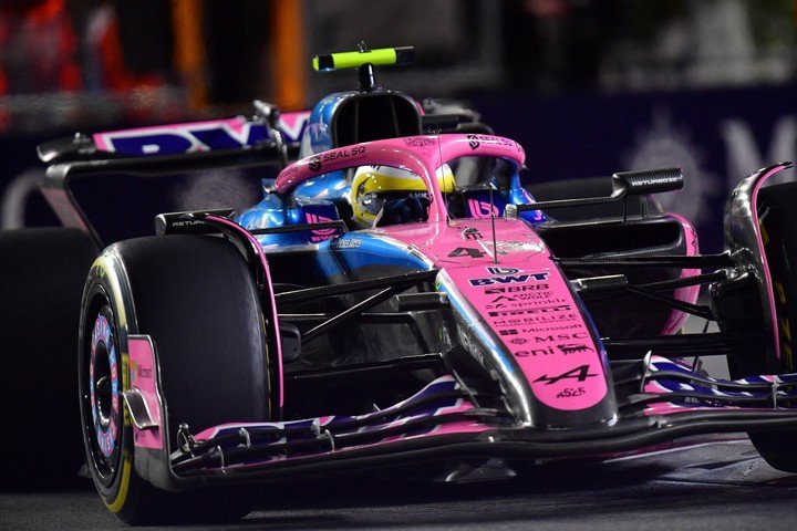 Franco Colapinto, en plena acción durante el pasado GP de Las Vegas.
(Gary A. Vasquez-Imagn)