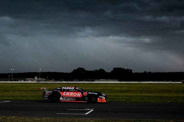 Agustín Canapino en acción en Toay: no fue campeón, pero llega a La Plata como el gran favorito.
(Prensa ACTC)
