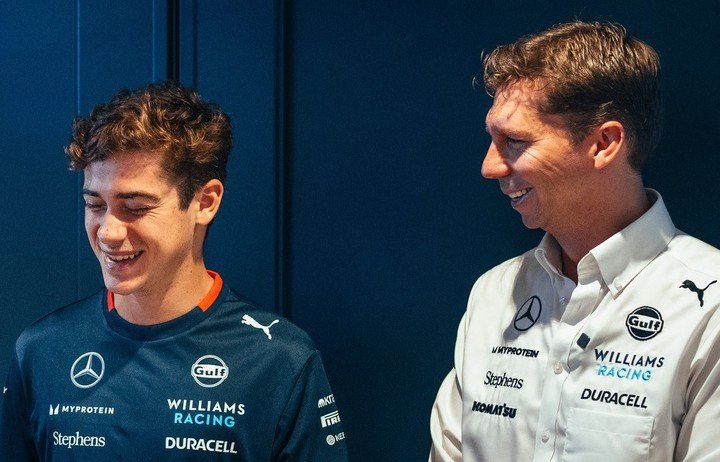 Franco Colapinto junto a James Vowles durante su etapa en Williams. (@JV_F1)