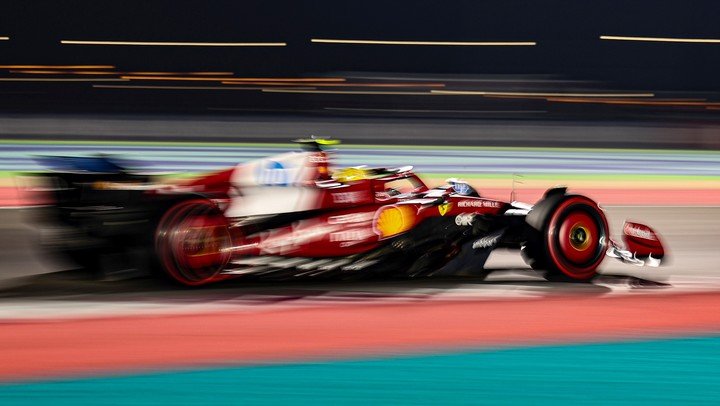 Lewis Hamilton no superó el corte de la Q1 en Qatar. (EFE/EPA/ALI HAIDER).