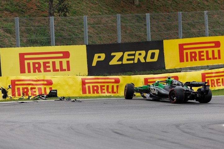 El coche de Bortoleto, estrellado en el suelo brasileño.