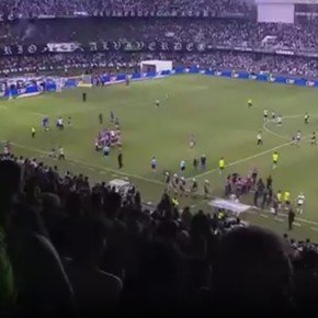 Insólito: Coritiba aseguró el ascenso en Brasil pero igual se fue silbado