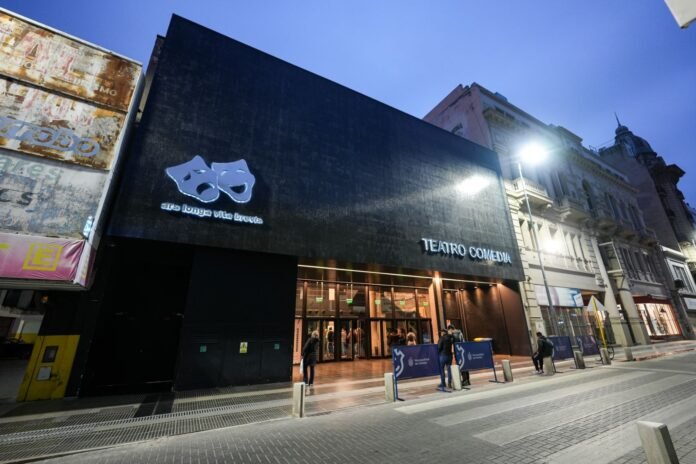 Miércoles de gala: el Comedia Experimental cierra el año con una obra inspirada en Kafka