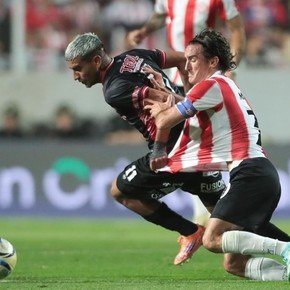 Unión empató con Barracas y se despegó de Boca en la punta