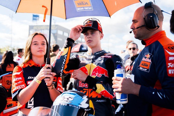 Valentín Perrone antes de la última carrera de la temporada. (Prensa Tech3)