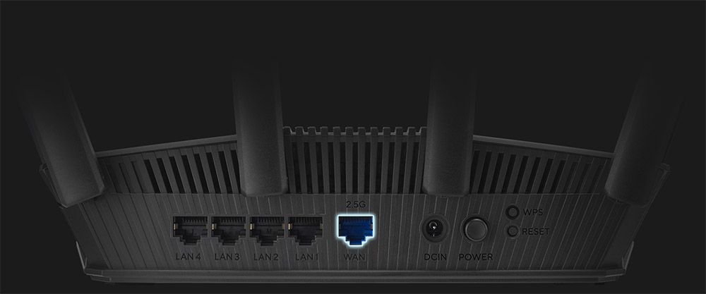 Zona trasera del router ASUS RT-BE55 con los puertos