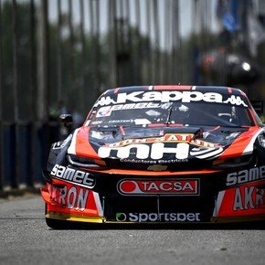 El pentacampeón del TC, Agustín Canapino, ganó la sexta final de la temporada en La Plata