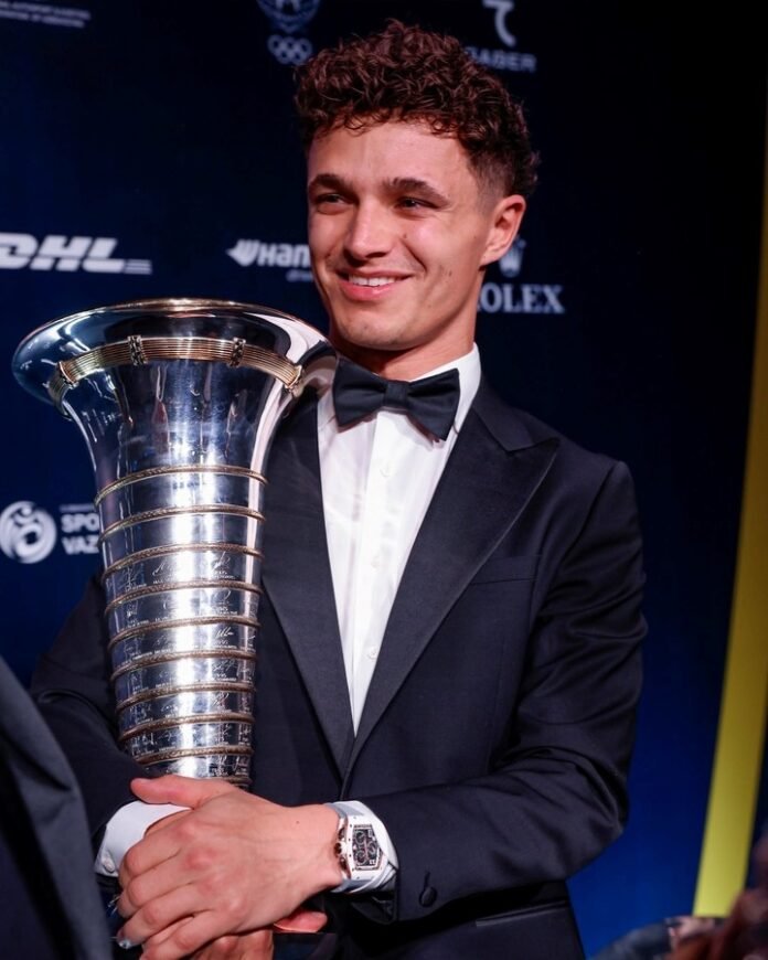 Con una ausencia de peso, Lando Norris recibió el trofeo de la Fórmula 1 en la gala de la FIA