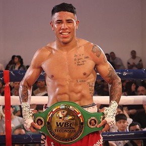 Victorias contundentes y dos títulos para River Boxing Team 