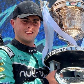 Con 17 años, Marco Dianda salió campeón del TC Pista en La Plata y es el más joven de la historia